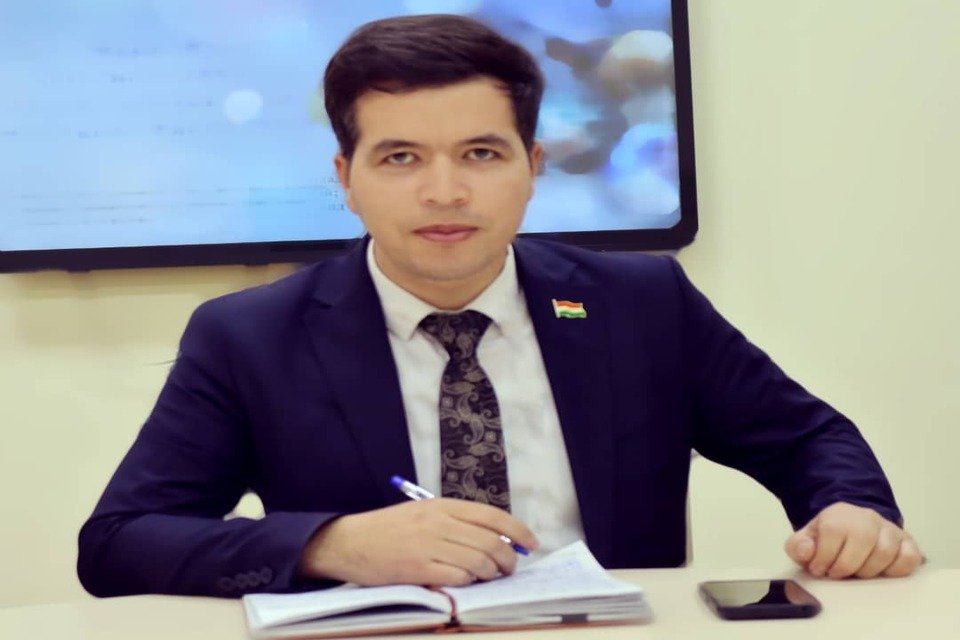 АЗ ОРЗУҲОИ ХЕШ ГУЗАШТ ТО ОРЗУИ МИЛЛАТАШРО АМАЛӢ НАМОЯД